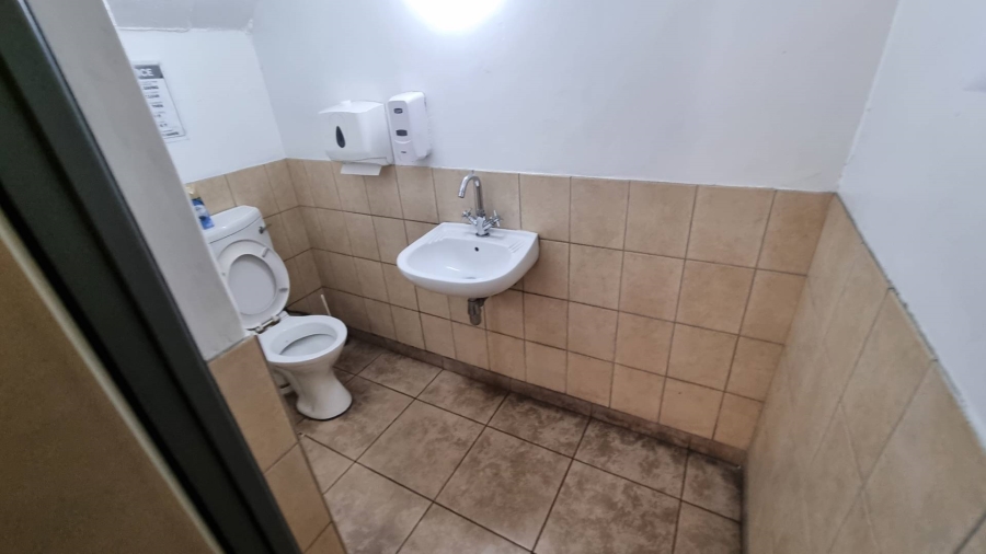 To Let commercial Property for Rent in Woodstock Western Cape